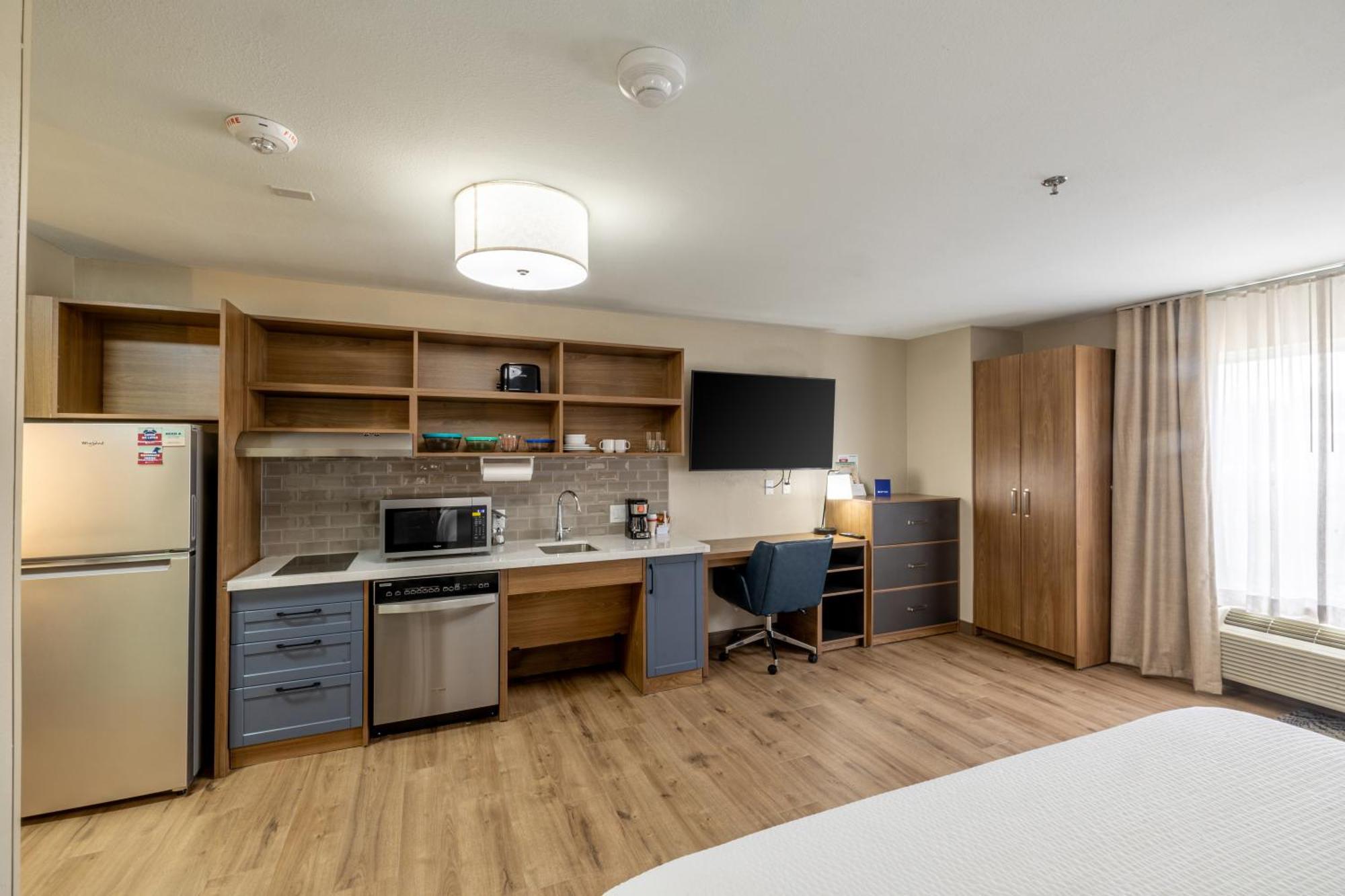 Hotel Candlewood Northwest By Ihg Wichita