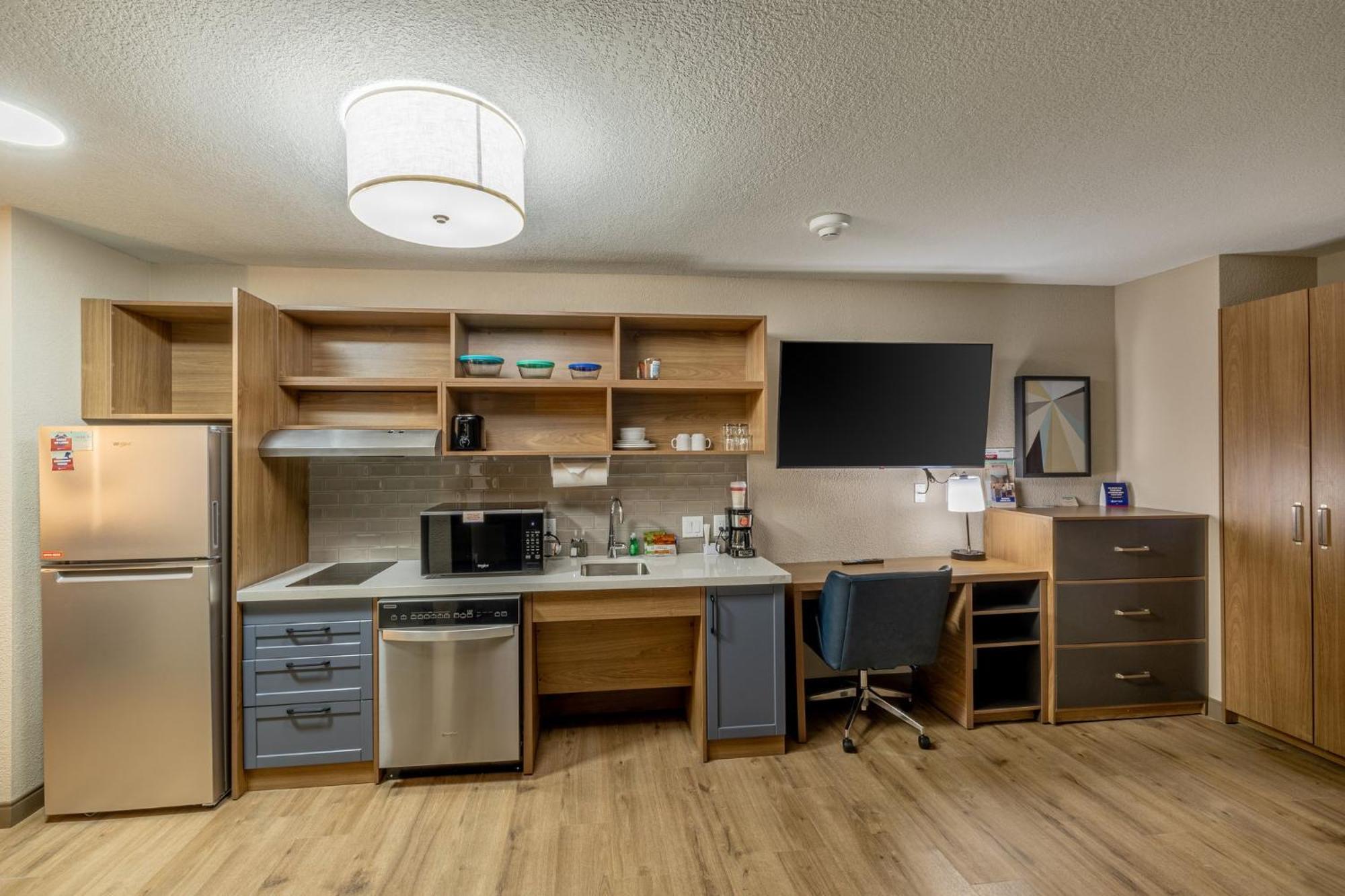 Hotel Candlewood Northwest By Ihg
